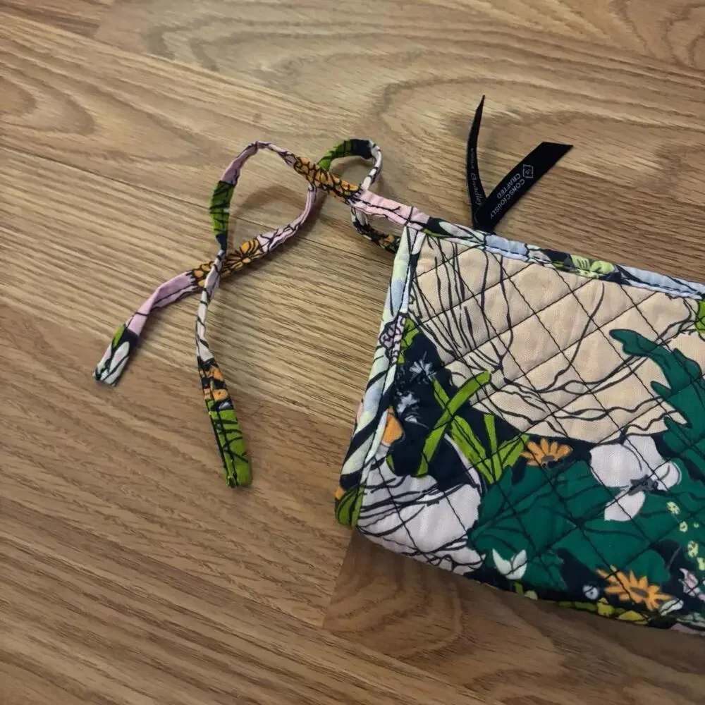 Vera Bradley Bloom Bloom Tie Cosmetic Makeup Bag/Wallet - Picture 6 of 6